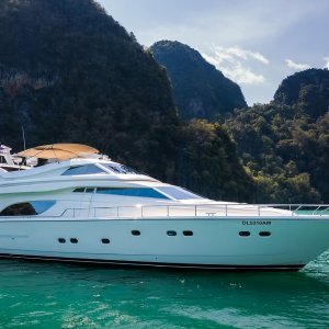 Yacht Ferretti 80 SOFIA (80 ft / 24.5 m)