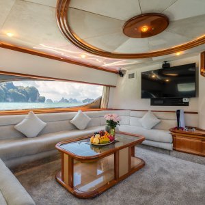 Yacht Ferretti 80 SOFIA (80 ft / 24.5 m)