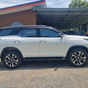 Toyota Fortuner Legender 2023