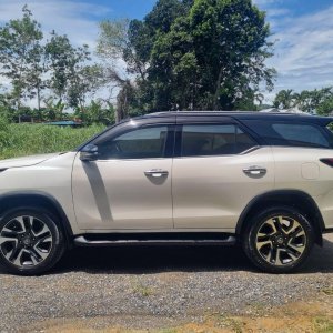 Toyota Fortuner Legender 2023