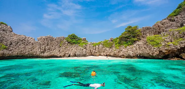 Private speedboat day: Phi Phi, Maya Bay & Khai Island