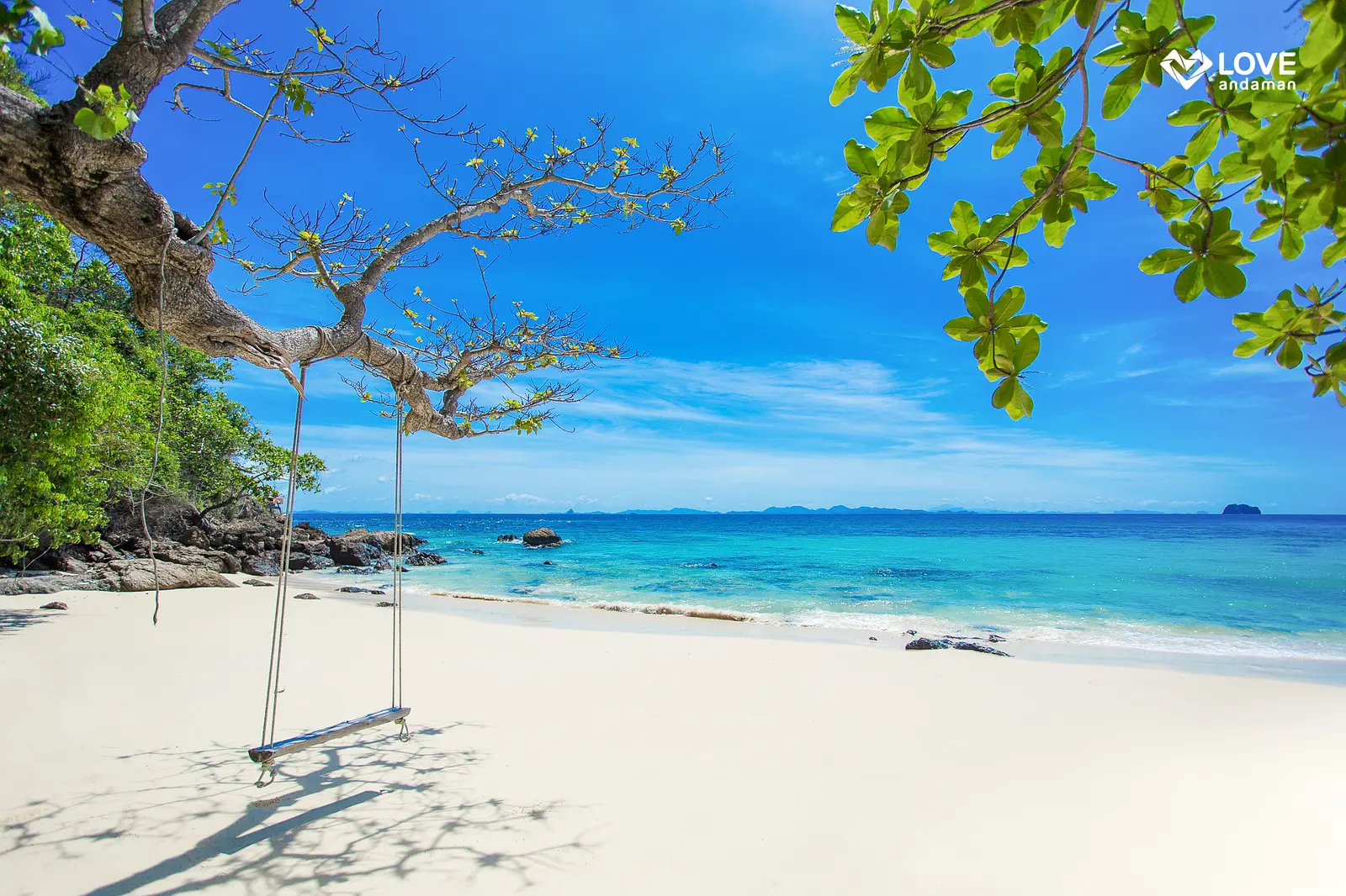Private speedboat to the Khai islands