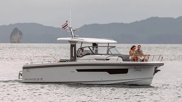 Nimbus T11 — day cruiser, motor yacht