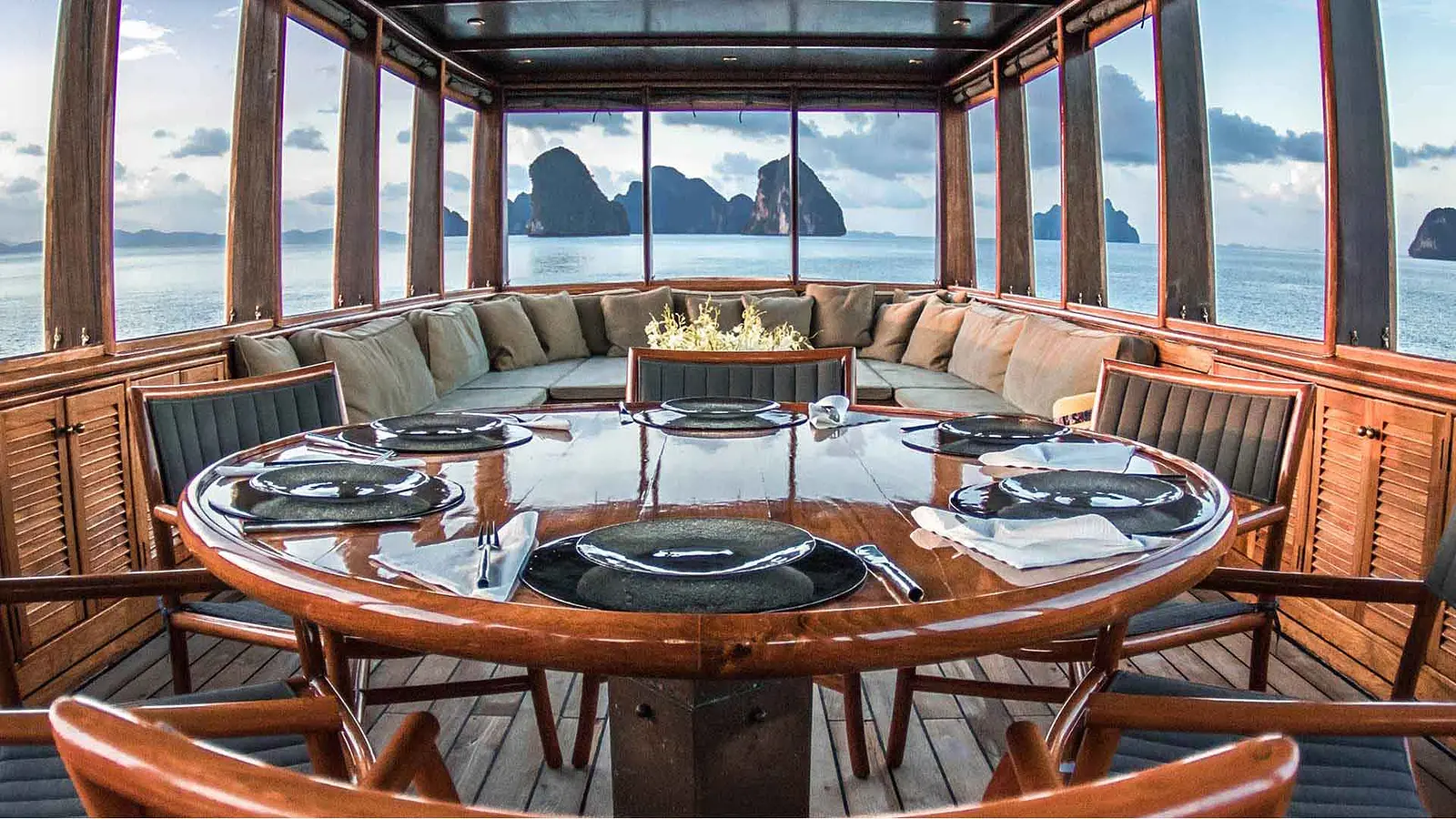 Maha Bhetra — classic wooden motor yacht, 1994