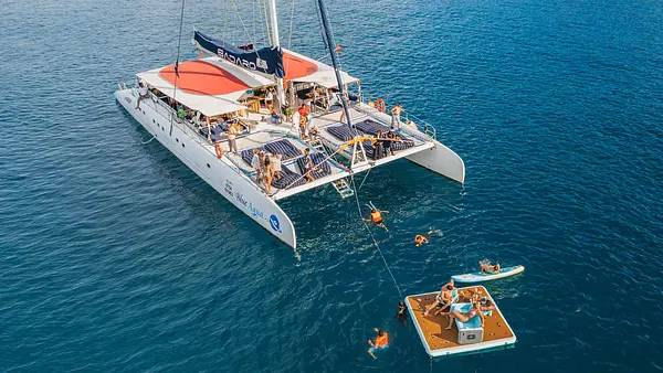 Tahiti — sailing catamaran, day charter & events