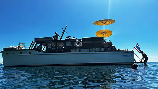 Mami Wata — classic Halvorsen motor cruiser, 1954